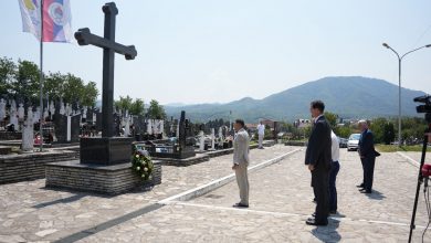 Photo of Delegacija EU u BiH o posjeti Bratuncu: Počast smo odali isključivo nevinim civilnim žrtvama