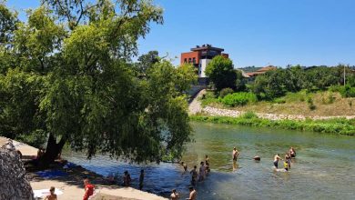 Photo of Ulice Banja Luke prazne, građani spas od vrućina traže pored Vrbasa i na bazenu
