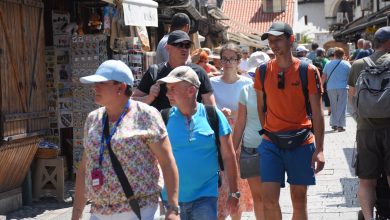 Photo of Brojni građani i turisti nedjelju iskoristili za šetnju Baščaršijom