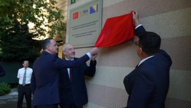 Photo of Otkrivena spomen ploča u sjećanje na Şükrüa Tufana – prvog ambasadora Republike Turske u BiH