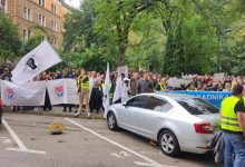 Photo of Protestna šetnja zdravstvenih radnika KS u centru grada