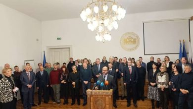 Photo of Zaimović: Politički pritisci na rad Univerziteta u Sarajevu moraju prestati