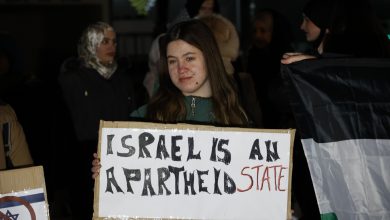 Photo of Protest građana u Sarajevu zbog hokejaške utakmice BiH – Izrael
