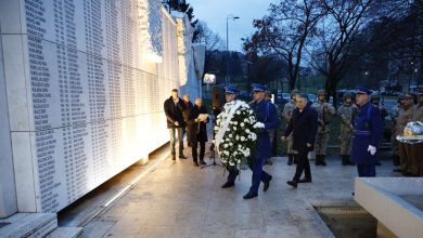 Photo of Komšić: Važno je budućoj generaciji prenijeti osjećaj odanosti prema Bosni i Hercegovini