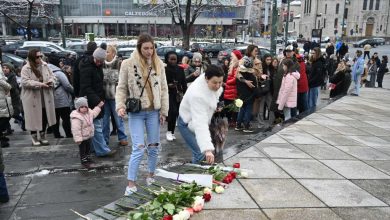 Photo of Građani Sarajeva ostavljaju cvijeće za tragično ubijenu Inelu Selimović i njenog sina