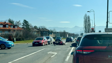 Photo of U blizini aerodroma sudarili se motocikl i dva automobila, nastale velike gužve