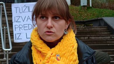 Photo of Zeničani četvrtu nedjelju uzastopno protestuju na glavnom gradskom trgu