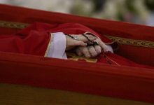 Photo of Započeo devetodnevni niz zadušnih liturgija za papu Franju