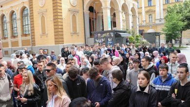 Photo of Masakr u Ferhadiji: Obilježena 33. godišnjica ubistva 26 Sarajlija u redu za hljeb