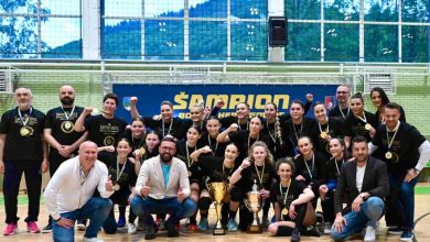 Photo of Zlatne rukometašice Hadžića šampionke države, Magoda dodijelio pehare