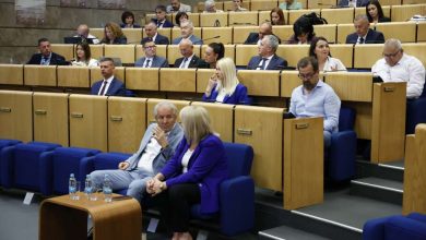 Photo of Odgođena sjednica Doma naroda Federalnog parlamenta zbog zmije u sali