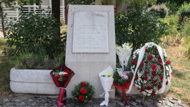 Photo of Ubijeni u redu za vodu: Obilježena 32. godišnjica masakra u ulici Hakije Turajlića na Dobrinji