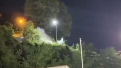 Photo of Sramotna tradicija nastavljena: U Srebrenici kod crkve puštana pjesma Baje Malog Knindže