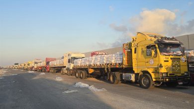 Photo of Kamioni s humanitarnom pomoći iz Egipta ulaze u Gazu preko graničnog prelaza Rafah