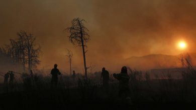 Photo of Grčka se bori s požarima, evakuirani stanovnici iz pogođene regije u blizini Atine