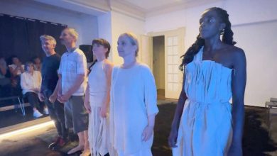 Photo of Predstava ‘Cvjetovi Srebrenice’ SARTR-a izvedena sinoć pred beogradskom publikom