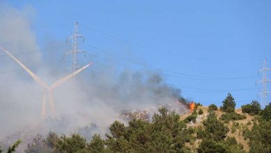 Photo of Mostarski vatrogasci treći dan gase veliki požar
