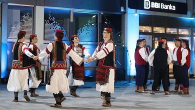 Photo of Na centralnom trgu u Ilijašu upriličen koncert u izvedbi KUD Baščaršija