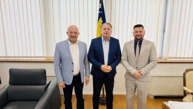 Photo of Održan sastanak u Vladi FBiH o poboljšanju statusa uposlenih u Poreznoj upravi FBiH