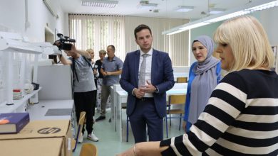 Photo of Uk i Hota-Muminović posjetili Srednju zubotehničku školu: Višegodišnji projekt modernizacije računarskih mreža