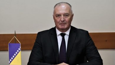 Photo of Helez: Sruši se “srpski svet” kao kula od karata