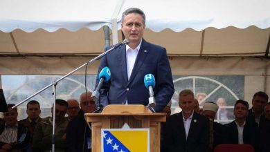 Photo of Bećirović na Vlašiću na ‘Danima pobjede’: Odlučni smo čuvati istinu o našim herojima