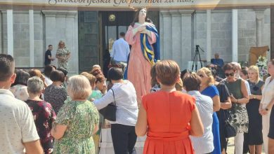 Photo of Katolici danas slave Veliku Gospu: Tisuće vjernika u svetištima širom BiH