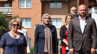 Photo of Uz podršku Ministarstva otvoren Park sjećanja u OŠ Behaudin Selmanović: Cvijet Srebrenice kao trajni simbol kulture pamćenja