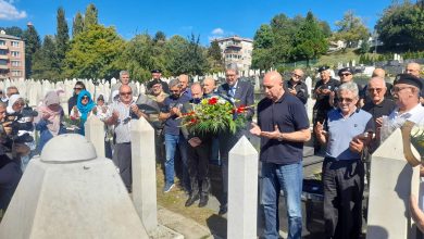 Photo of Položeno cvijeće na mezare heroja odbrane Fadile Odžaković Žute i komandanta Muje Šejte