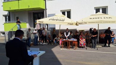 Photo of Hurtić u Banovićima: Svečano useljenje 30 korisnika u novoizgrađene objekte