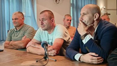 Photo of Zenički rudari prekinuli štrajk glađu, ali do isplate plaće za juli ostaju u Domu rudara