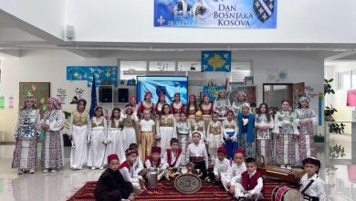 Photo of Predstavnici Ureda Vlade KS za dijasporu predali doniranu literaturu na bosanskom jeziku za područje Kosova