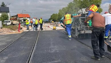 Photo of U okviru izgradnje tramvajske pruge: Počelo asfaltiranje kružnog toka u Sokolović Koloniji