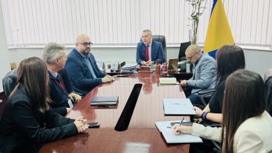 Photo of Dizdar i Šteta na hitnom sastanku: GRAS-ovi autobusi će privremeno voziti djecu iz Stoca u školu