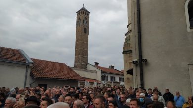 Photo of Počelo okupljanje pred dženazu ispred Gazi Husrev-begove džamije
