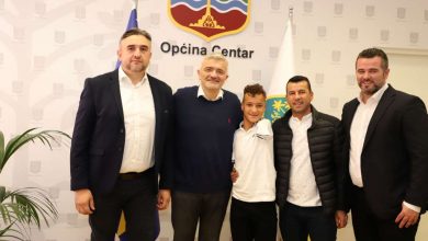 Photo of Ismailu Zulfiću uručeni ključevi stana u Sarajevu