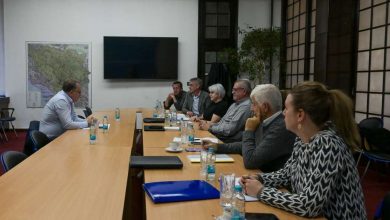 Photo of Premijer Nikšić održao sastanak s Upravom i Nadzornim odborom Ginexa: Dogovorena satnica od 6,15 KM