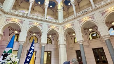 Photo of Vijećnica: Otvorena knjiga žalosti povodom smrti Halida Bešlića