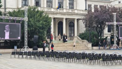 Photo of Hiljade ljudi dolazi na dženazu i ukop Halida Bešlića, ovo su detalji kretanja povorke