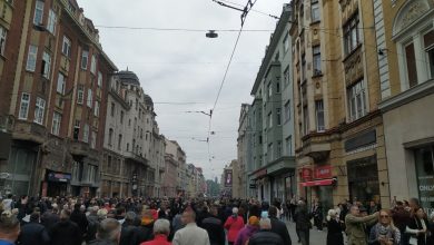 Photo of Rijeke ljudi preplavile sarajevske ulice, kolona se kreće prema Barama