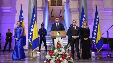 Photo of Bećirović: Državu i državni praznik imamo zahvaljujući antifašistima, politika podjele neće proći