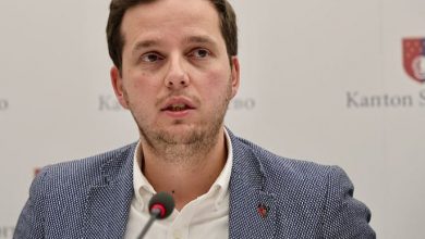 Photo of Premijer Uk o protestima zbog utakmice u Zetri: „Dozvola za sport nije podrška genocidu, pomoć ide Palestini“