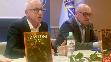 Photo of Predstavljena knjiga Hamze Ajanovića ‘Pravedni rat – svjedočanstvo jednog komandanta’