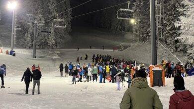 Photo of Veliki broj ljubitelja zimskih sportova na  Bjelašnici, noćno skijanje do 21:00 sat