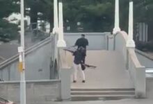 Photo of Naoružani napadači ubili 12 osoba tokom jevrejskog skupa na plaži Bondi u Sydneyu