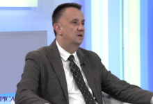 Photo of Lakić o karbon taksi: „Ako ne ispunimo obaveze, sredstva odlaze u Brisel, a posljedice trpe naši radnici“