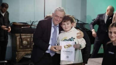 Photo of Uručena zahvalnica direktoru Televizije Sarajevo
