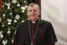 Photo of Božićna poruka nadbiskupa Vukšića: Jubilarna godina poziva na obnovu vjere i zaštitu života