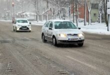 Photo of Kiša i snijeg usporavaju saobraćaj na putevima