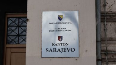 Photo of Uk upozorio upravitelje na zakonske obaveze uklanjanja ledenica i snijega sa krovova